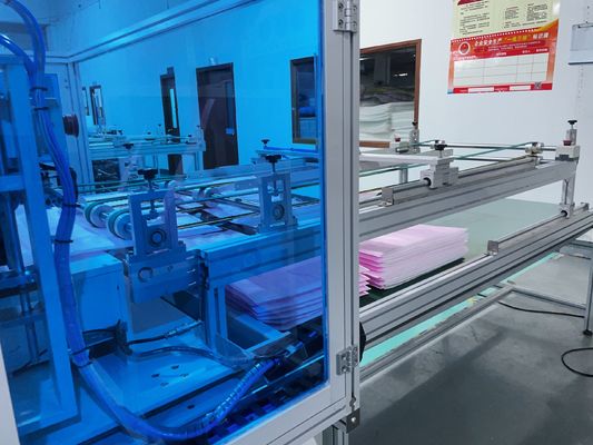 Ultrasonic Basic Sanitary Pad Making Machine 6KW  For Rectangular Or Trapezoidal Bags