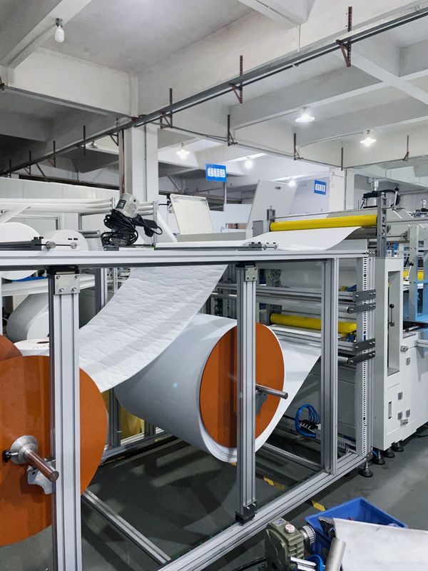 Ultrasonic Flat Trapezoidal Pocket Filter Making Machine For Rectangular Trapezoidal Bags 6KW